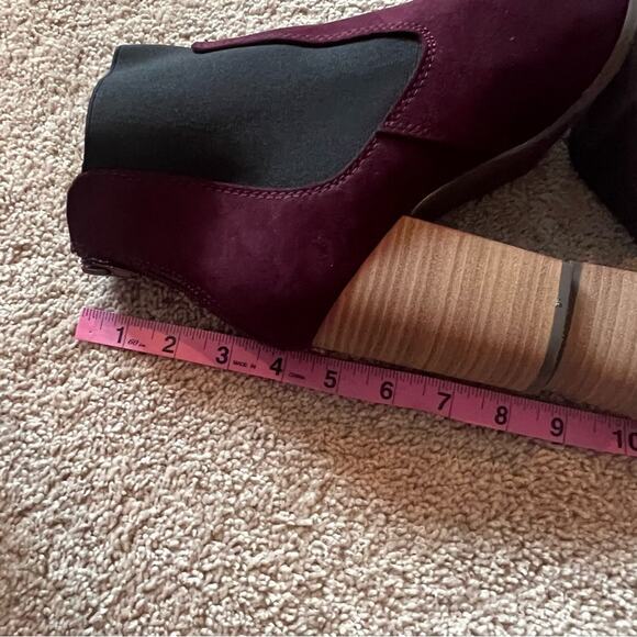 Lane Bryant Burgundy Suede Chelsea Boots Women's Size 9 Pointed Toe Stacked Heel - Picture 8 of 11